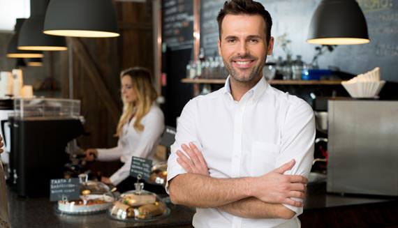 hombre en restaurante